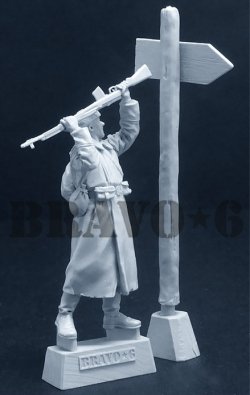 画像2: Bravo6[B6-35135]1/35 WWII 露/ソ 1943年2月14日 ドイツ語の標識を破壊するロシア兵