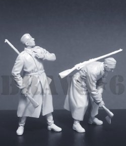 画像2: Bravo6[B6-35153]1/35 WWII 露/ソ チェルノーゼム＃3 オノを持つ2人の赤軍工兵(1)