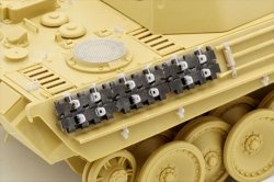 画像2: BSK Model[BSKD35012]1/35 WWII ドイツ パンサー戦車用予備履帯ラック