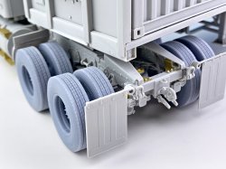 画像20: BSK Model[BSKW35003]1/35 現用 アメリカ M915トラクタートラック&トレーラー用自重変形タイヤ(トランペッター用)