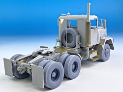 画像8: BSK Model[BSKW35003]1/35 現用 アメリカ M915トラクタートラック&トレーラー用自重変形タイヤ(トランペッター用)