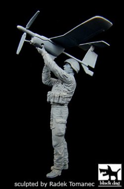 画像1: BLACK DOG[F35045]1/35現用独 無人機”アラジン”と兵士(アフガン)