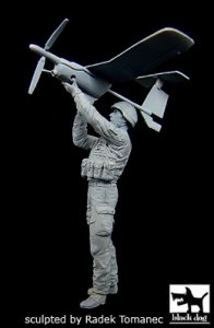 画像1: BLACK DOG[F35045]1/35現用独 無人機”アラジン”と兵士(アフガン) (1)