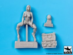 画像2: BLACK DOG[F35064]1/35現用米 女性兵士と戦場カメラマン(2体セット)