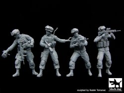 画像1: BLACK DOG[F35081]1/35現用米 特殊部隊兵士 偵察ロボットXTチーム(4体セット)