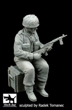 画像1: BLACK DOG[F35098]1/35WWII英 空挺隊座像