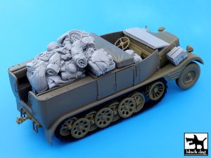 画像1: BLACK DOG[T35052]1/35WWII独 Sd. Kfz.11３トンハーフトラック (1)