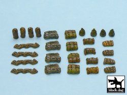 画像2: BLACK DOG[T48020]1/48 汎用 テント&毛布セット3(計28個入り)