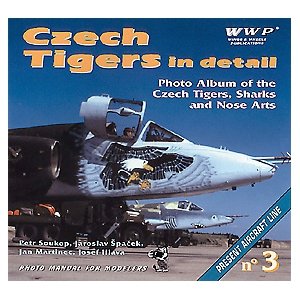画像1: WWP [B003] 航)チェコ航空機とノーズアート写真集 (1)