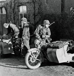 画像7: RZM Publishing[RZM BK-016]PK CAMERAMAN No.2: 12.SS-Panzer-Division ‘Hitlerjugend’