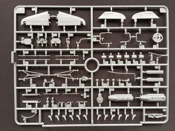 画像8: ブロンコ[CBF48009]1/35 米カーチスホーク81-A2戦闘機フライングタイガース特別版(FB4009)
