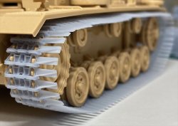画像4: CHINO MODEL[CM-073C]1/35 III/IV号戦車用"ヴィンターケッテ"連結済み可動履帯 type6
