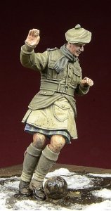 画像1: D-Day miniature studio［DD35043］ 1/35  WWI サッカーに興じるスコットランド兵 (1)