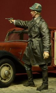 画像1: D-Day miniature studio[DD35054］ 1/35 WWII独 親衛隊諜報部将校(私服姿) (1)