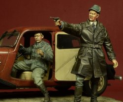 画像4: D-Day miniature studio[DD35055］ 1/35 WWII独 「待ち伏せ！」親衛隊諜報部(2体セット)ナチ占領下の欧州1943-1944