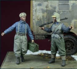画像1: D-Day miniature studio[DD35070]  1/35 WWII独 空軍地上クルーセット(2体セット)(冬季軍装)1942-1945