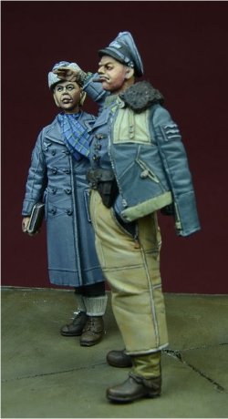画像3: D-Day miniature studio[DD35076] 1/35 WWII独 空軍パイロット&女性補助隊員(冬季)1942-1945(2体セット)