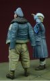 画像4: D-Day miniature studio[DD35076] 1/35 WWII独 空軍パイロット&女性補助隊員(冬季)1942-1945(2体セット) (4)