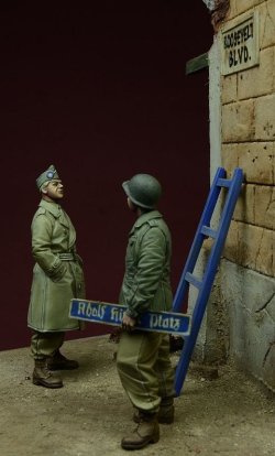 画像2: D-Day miniature studio［DD35079]1/35 WWII米 米兵2体セット "ルーズベルト大通り" ドイツ1945