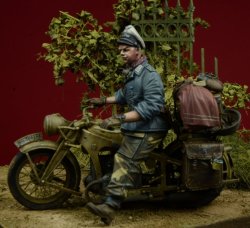 画像1: D-Day miniature studio[DD35082]1/35 WWII独 ヘルマンゲーリング師団 将校+バイクアクセサリーセット