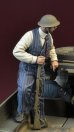 画像2: D-Day miniature studio[DD35143]1/35 WWII 英 イギリスホームガード(郷土防衛隊)隊員 (2)