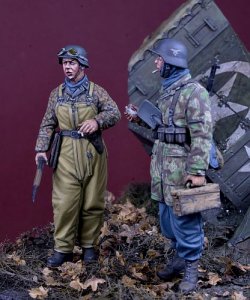 画像3: D-Day miniature studio[DD35211]1/35 WWII ドイツ武装親衛隊 タンカーストラウザーズを履いた下士官と降下猟兵 アルデンヌ1944(2体セット)