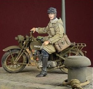 画像1: D-Day miniature studio［DD35031］ 1/35 英国海軍婦人部隊(WRNS)オートバイ伝令兵(ブロンコ用) 1939-1945 (1)