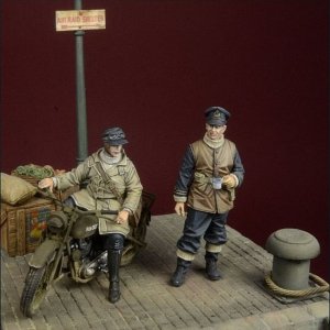 画像1: D-Day miniature studio[DD35033］ 1/35 イギリス海軍兵(2体セット) 1939-45 (1)