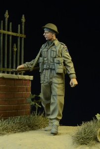 画像1: D-Day miniature studio[DD35013］ 1/35 WWII 英/英連邦歩兵 行軍中 1942-1945 (1)