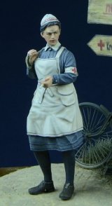 D-Day miniature studio[DD35016］ 1/35 WWII 独 ドイツ赤十字看護師 1939-1945