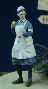 画像1: D-Day miniature studio[DD35016］ 1/35 WWII 独 ドイツ赤十字看護師 1939-1945 (1)