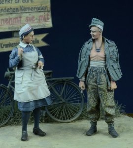 画像1: D-Day miniature studio[DD35018］ 1/35 WWII独 女性看護師と負傷兵 1942-1945 (1)