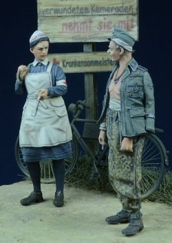 画像2: D-Day miniature studio[DD35018］ 1/35 WWII独 女性看護師と負傷兵 1942-1945