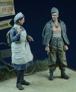 画像3: D-Day miniature studio[DD35018］ 1/35 WWII独 女性看護師と負傷兵 1942-1945