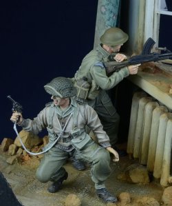 画像1: D-Day miniature studio[DD35021］ 1/35 WWII 英/英連邦歩兵 2体セット 戦闘中 1943-45