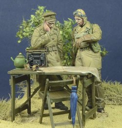 画像2: D-Day miniature studio［DD35095]1/35 WWII英 将校&伝令兵&司令部セット フランス1940(2体セット)