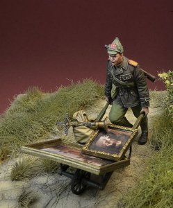 画像1: D-Day miniature studio[DD35167]1/35 WWII 露/ソ ソビエト赤軍歩兵#4「芸術愛好家」1944〜46 (1)