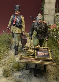 画像1: D-Day miniature studio[DD35168]1/35 WWII 露/ソ ソビエト赤軍「ソビエトから来た略奪者」ヨーロッパ1944〜46(2体入)