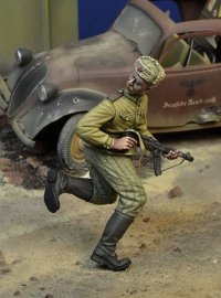 D-Day miniature studio[DD35174]1/35 WWII 露/ソ PPS-43を構えて突撃するソ連歩兵 ベルリン1945
