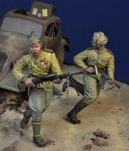 画像1: D-Day miniature studio［DD35176]1/35 WWII 露/ソ 突撃中のソ連歩兵 ベルリン1945 (1)
