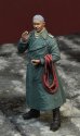 画像1: D-Day miniature studio[DD35192]1/35 WWII ドイツ空軍オートバイ兵コートを着た整備兵 (1)