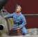 画像2: D-Day miniature studio[DD35194]1/35 WWII ドイツ空軍翼にひざまずく整備兵 (2)