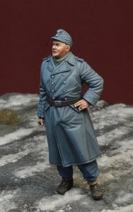 画像1: D-Day miniature studio[DD35195]1/35 WWII ドイツ空軍グレートコートを着た整備兵 (1)