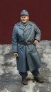 画像2: D-Day miniature studio[DD35195]1/35 WWII ドイツ空軍グレートコートを着た整備兵 (2)