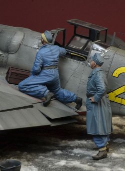 画像3: D-Day miniature studio[DD35196]1/35 WWII ドイツ空軍愛機を点検する整備兵(2体セット)