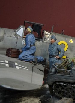 画像4: D-Day miniature studio[DD35196]1/35 WWII ドイツ空軍愛機を点検する整備兵(2体セット)