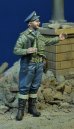画像2: D-Day miniature studio[DD35202]1/35 WWII カナダ空軍 ワインで一息入れるカナダ空軍パイロット (2)