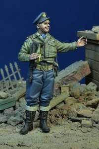画像3: D-Day miniature studio[DD35202]1/35 WWII カナダ空軍 ワインで一息入れるカナダ空軍パイロット (3)