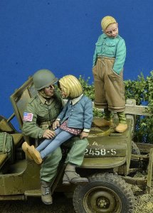 画像1: D-Day miniature studio[DD35216]1/35 WWII アメリカ陸軍 空挺部隊員と少年少女たち 1944-45(3体セット) (1)