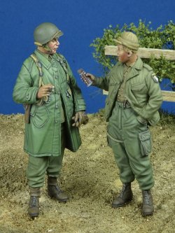 画像1: D-Day miniature studio[DD35219]1/35 WWII アメリカ陸軍 空挺部隊員セット 1944-45(2体セット)